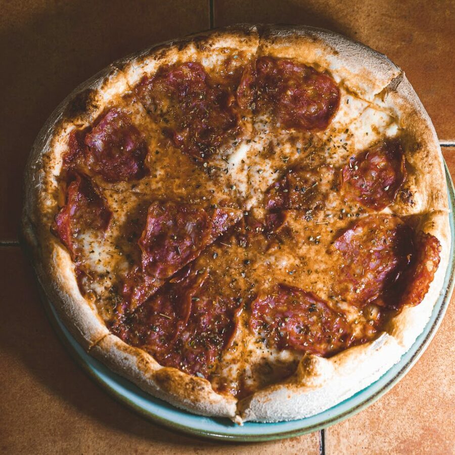 Pizza Diavola con pepperoni picante